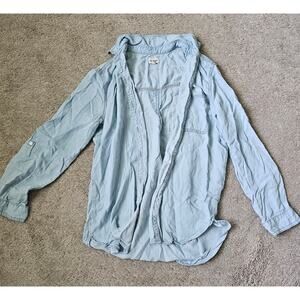 Sneak Peek Women's Light Denim high low Long Sleeve Top Size Medium